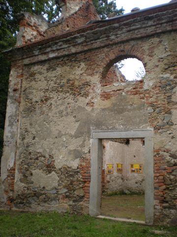 17 jižní stěna-zakonzervována proti zatékání